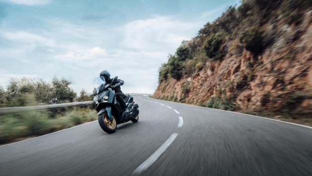 Yamaha XMAX 300: Με έγχρωμη οθόνη 4,2 ιντσών και σύστημα πλοήγησης  